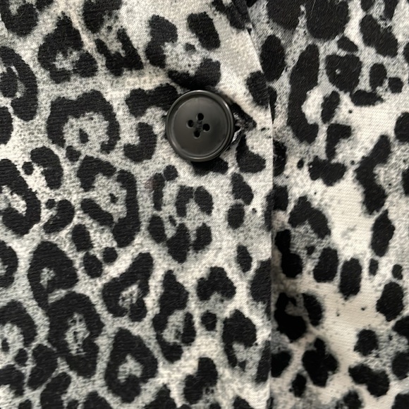 Snow leopard print blazer size XL by No Boundaries - Picture 4 of 7